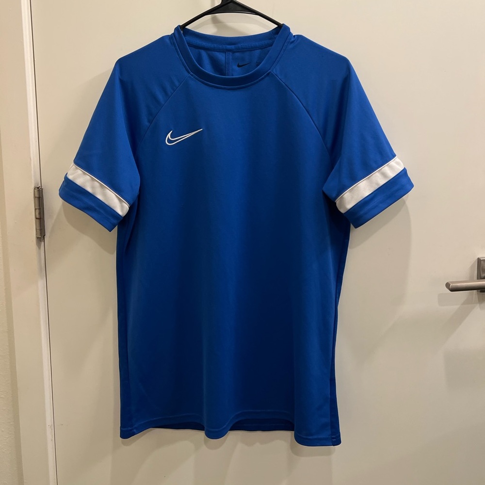 Nike Men Tshirt L (fits as M)